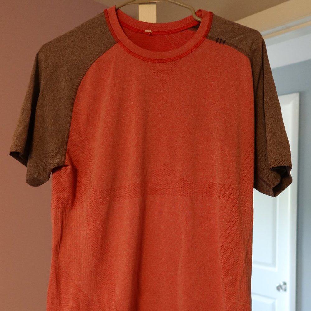Lululemon Vent Tech tee